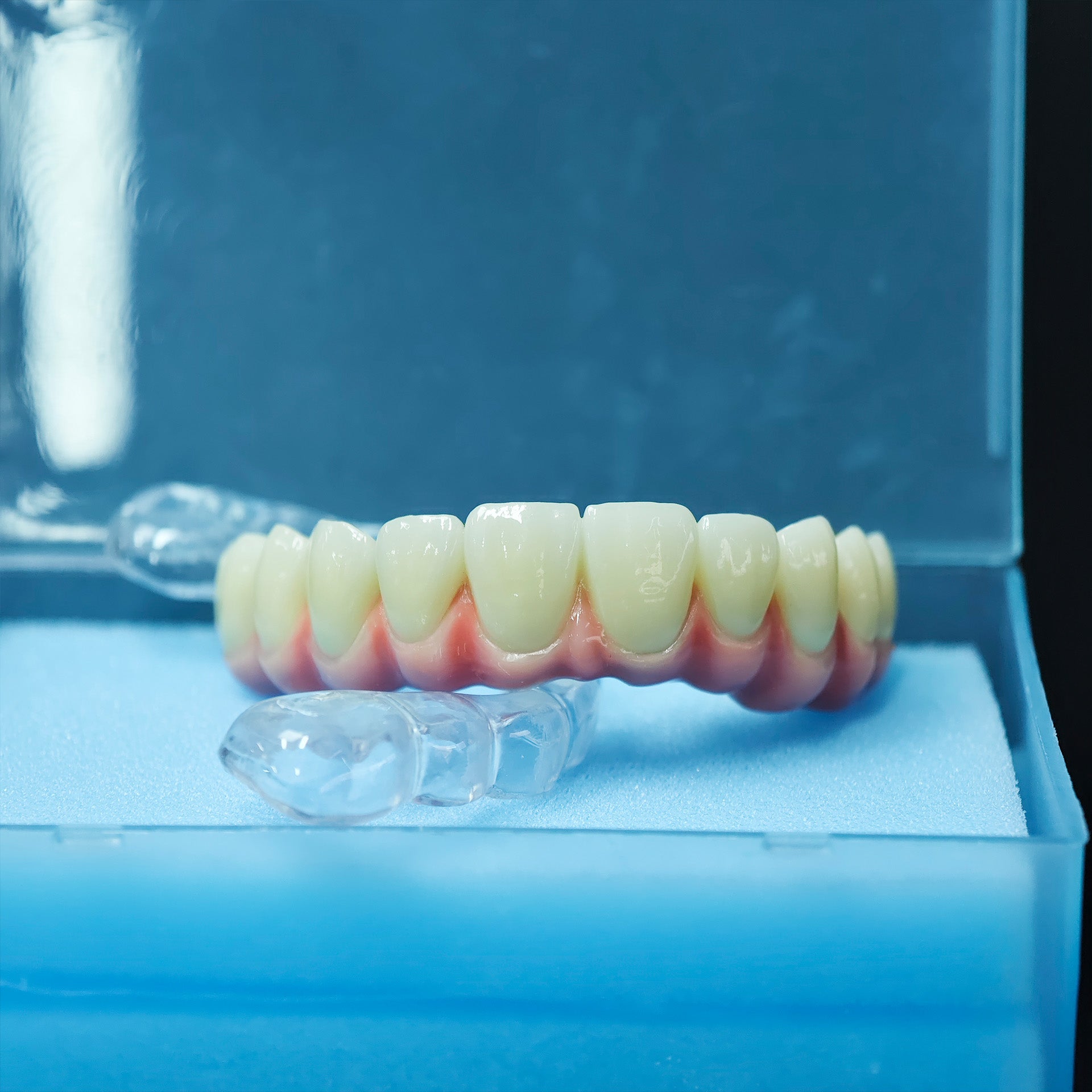 Zirconia-Enamel Hybrid Malo Bridge