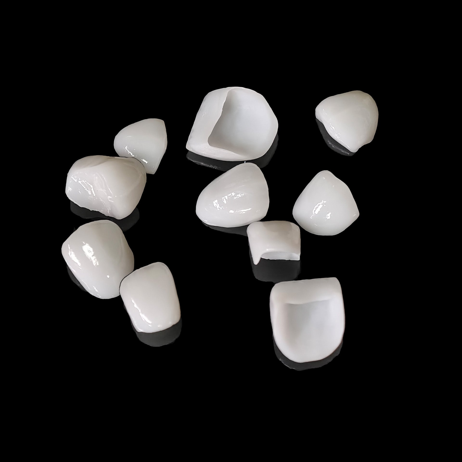 Ultra-Thin Emax Veneer. High Transparency/Translucent, Natural Shade